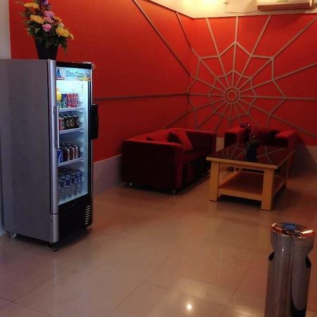 Wisma Asiatique Hotell Pakanbaru Exteriör bild