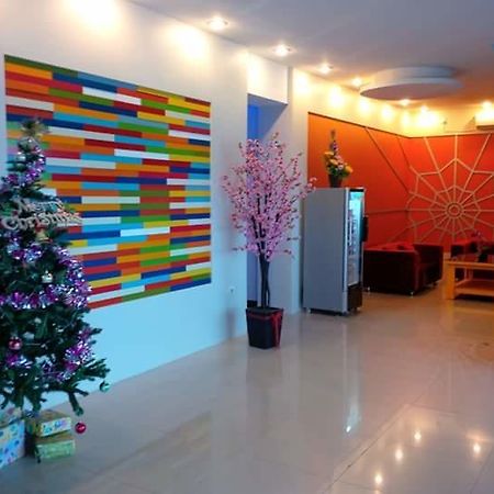 Wisma Asiatique Hotell Pakanbaru Exteriör bild