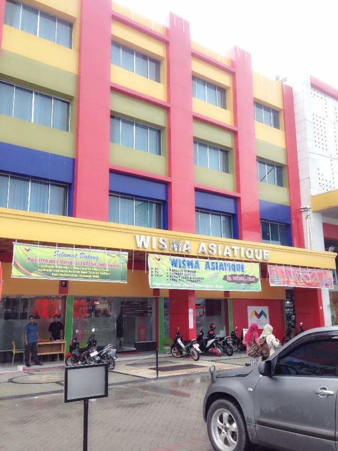 Wisma Asiatique Hotell Pakanbaru Exteriör bild